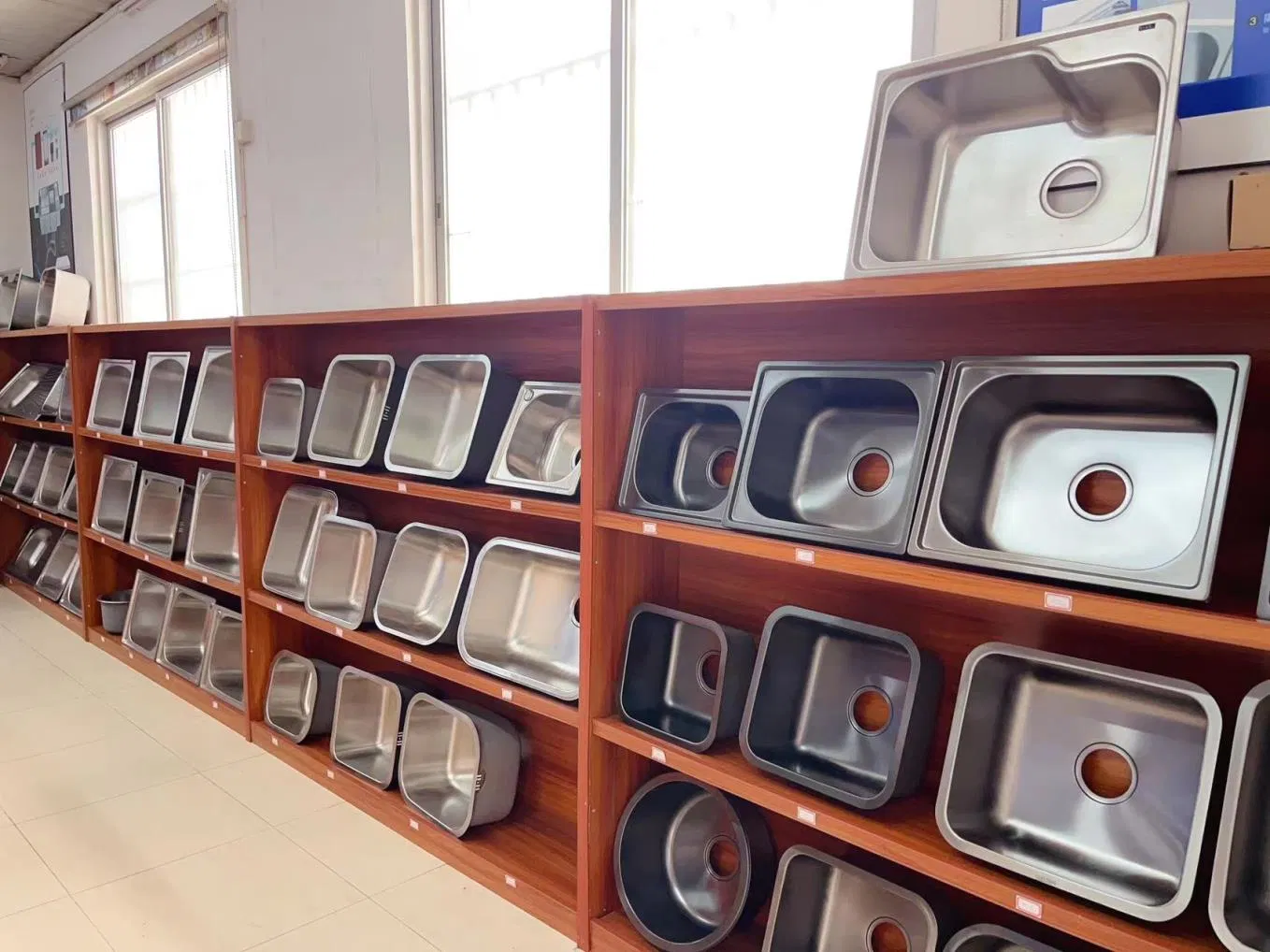 Golden Color Brushed 201 304 Stainless Steel Double Bowl Kitchen Sink for Home