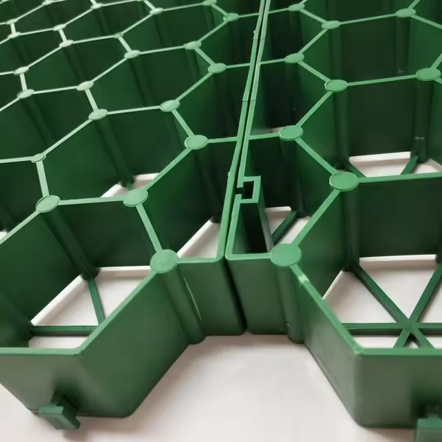 40mm 50mm 70mm Plastic Grass Pavers for Parking Lot Road Driveway