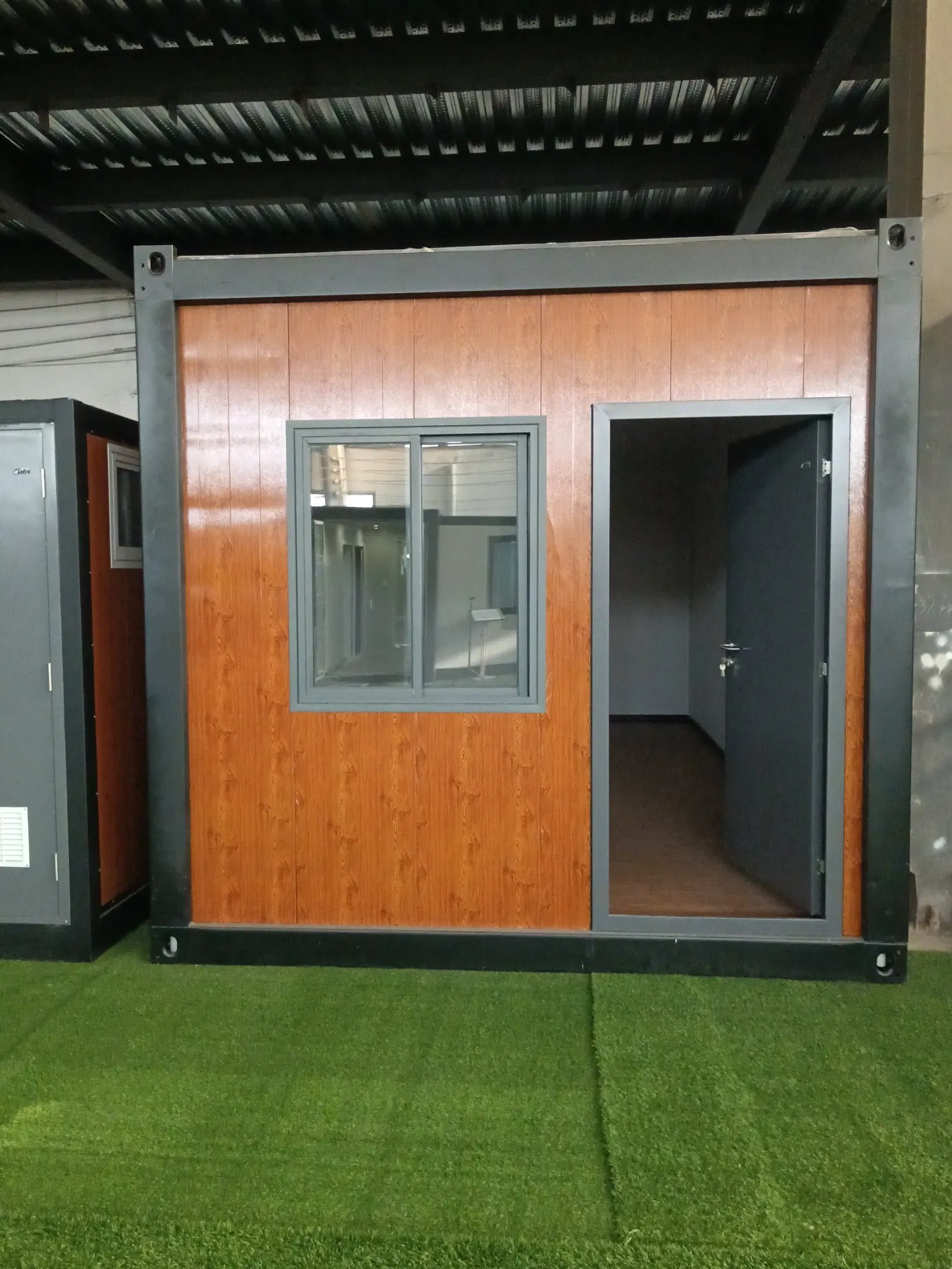 Customized Tiny Steel Structure Container House Modular Prefabricated Building Booth Toilet