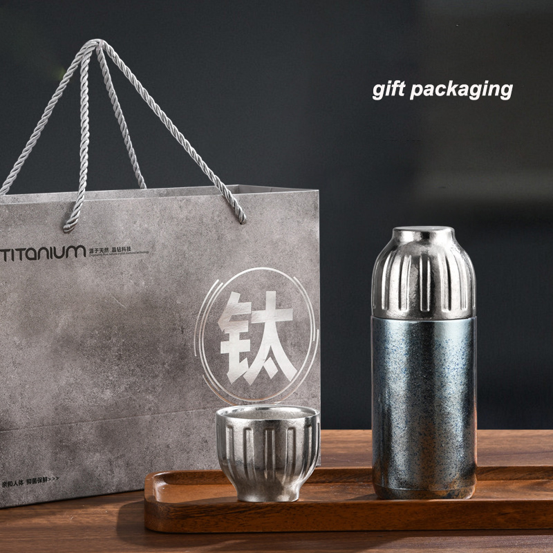 Pure Titanium Insulated Water Bottle Thermal Cup with Magnetic Cover