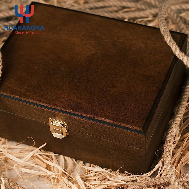 Professional Luxury Bar Accessories Whiskey Granite Stone Gift Set with 2 Glasses in Pine Wood Gift Case Best