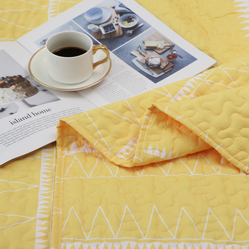 Hot Sale Microfiber Quilted Customized Design Wholesale Polyester Bedspread