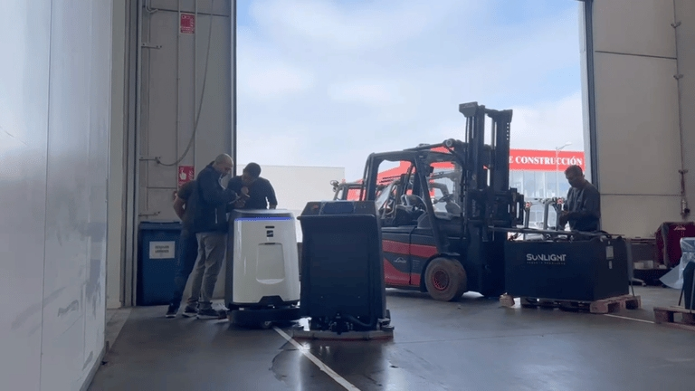 Intelligent cleaning robot AI cleaning robot for Large-area cleaning
