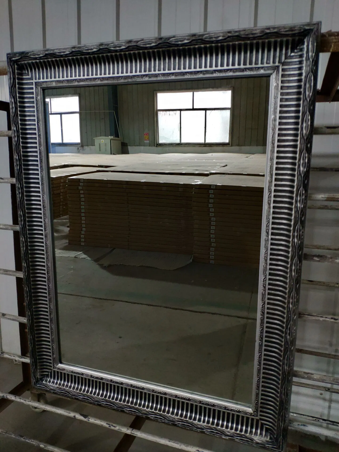 Modern European Design Wedding Decorative Wooden Mirror Frame