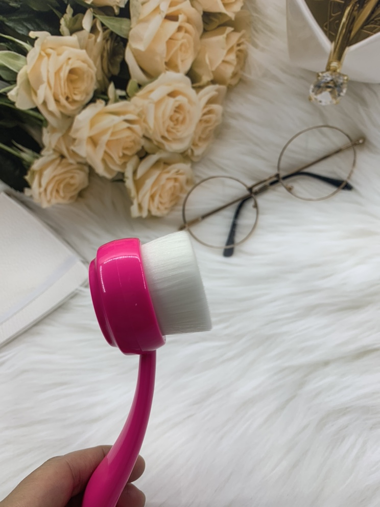 Pink Color Plastic ABS Handle White Hair Hanging Face Wash Brush