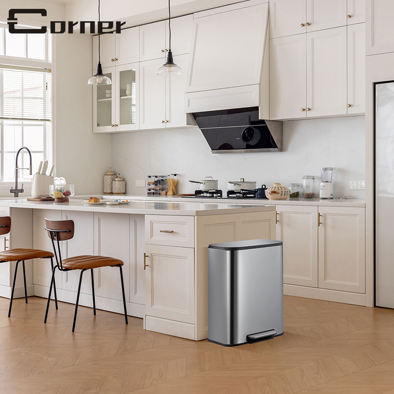 Мусорное ведро с педалью 30 л, черное, металлик