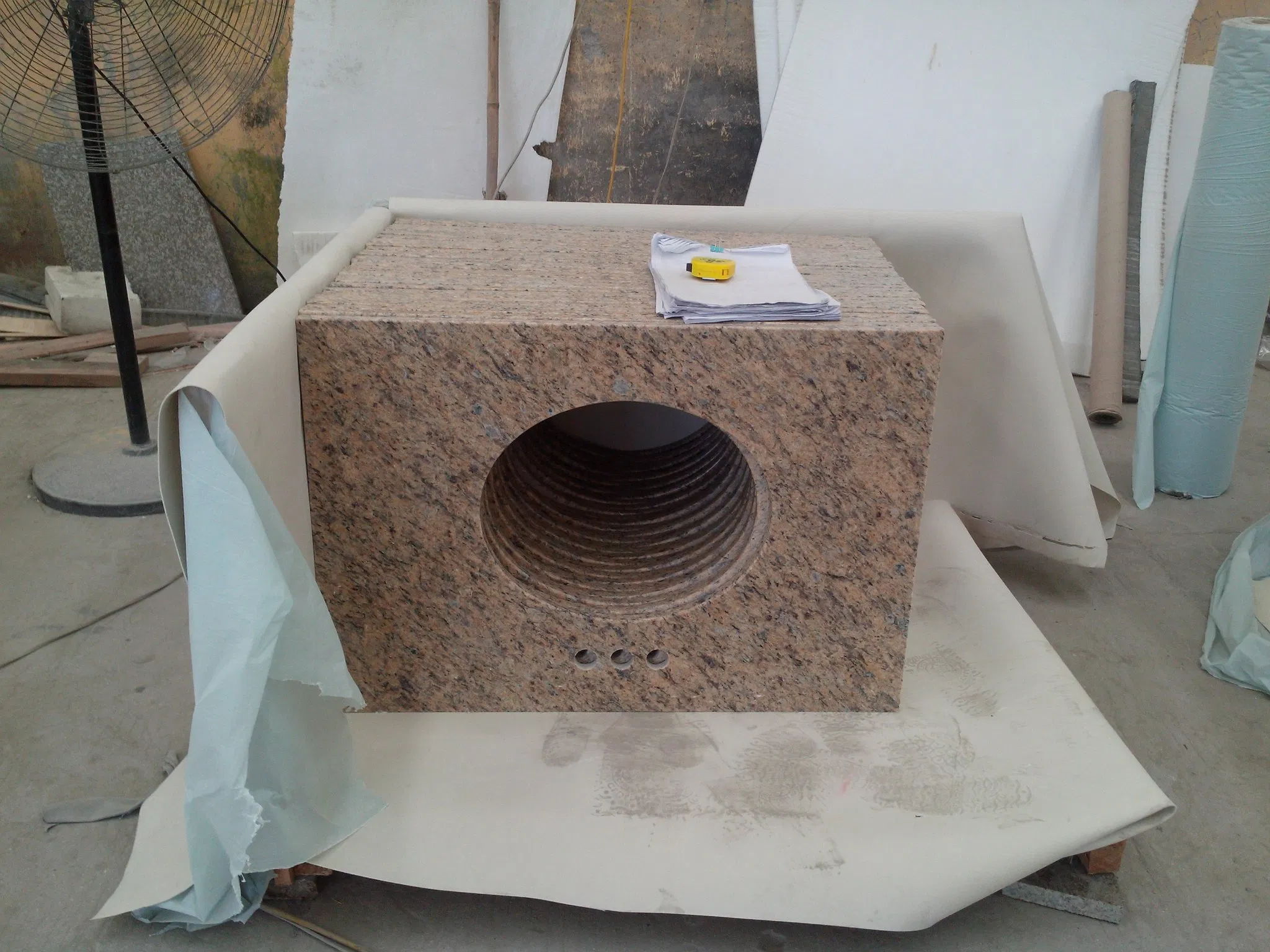 Santa Cecilia Dark Granite Golden Color for Kitchen and Bathroom Countertops Vanity Tops