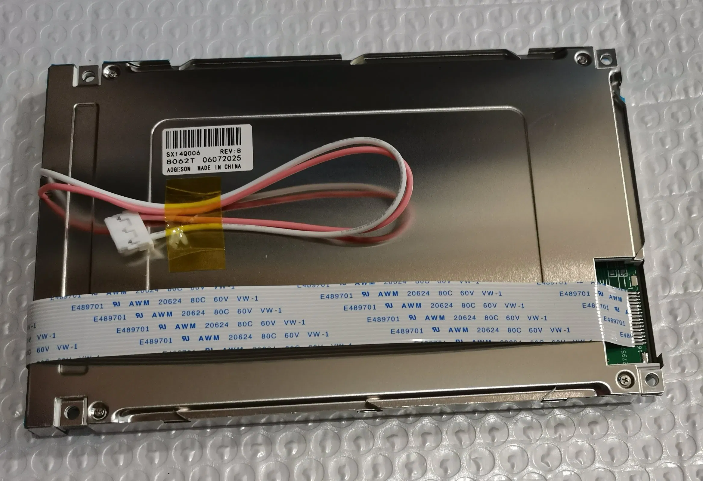 Sx14q006 5.7 Inch Hitachi Industry LCD Display with 320 X 240 Resolution Color Type