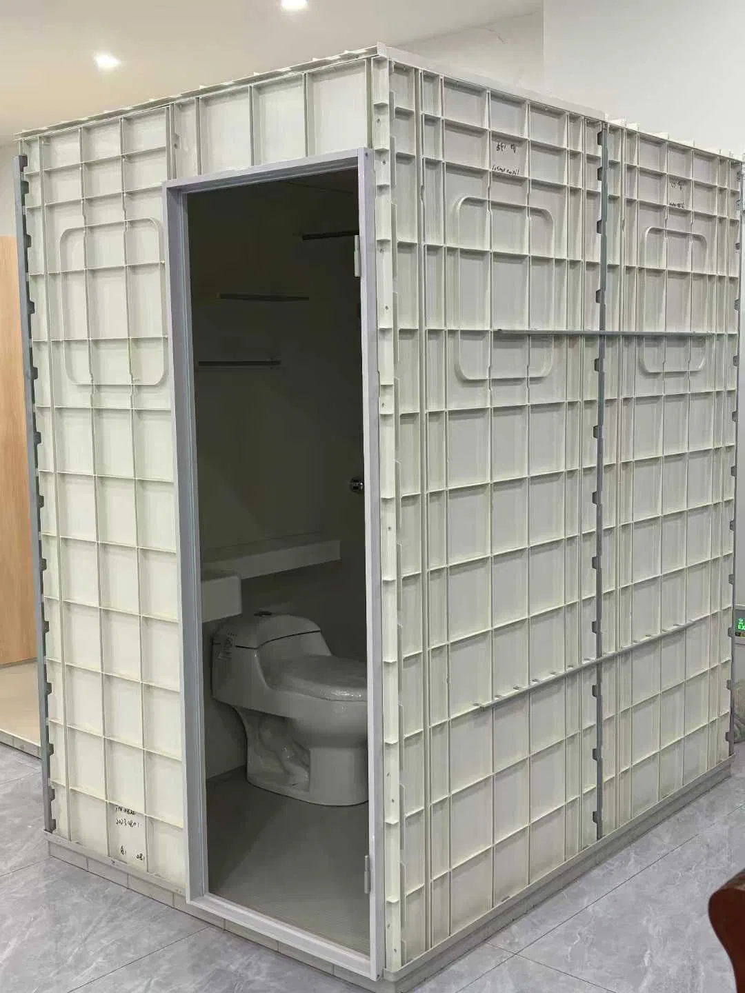 Modular Bathroom Portable Bathroom Mobile Design Bathroom Furniture Bathroom Cabinet Container Toilet/Restroom/Bathroom for Sale