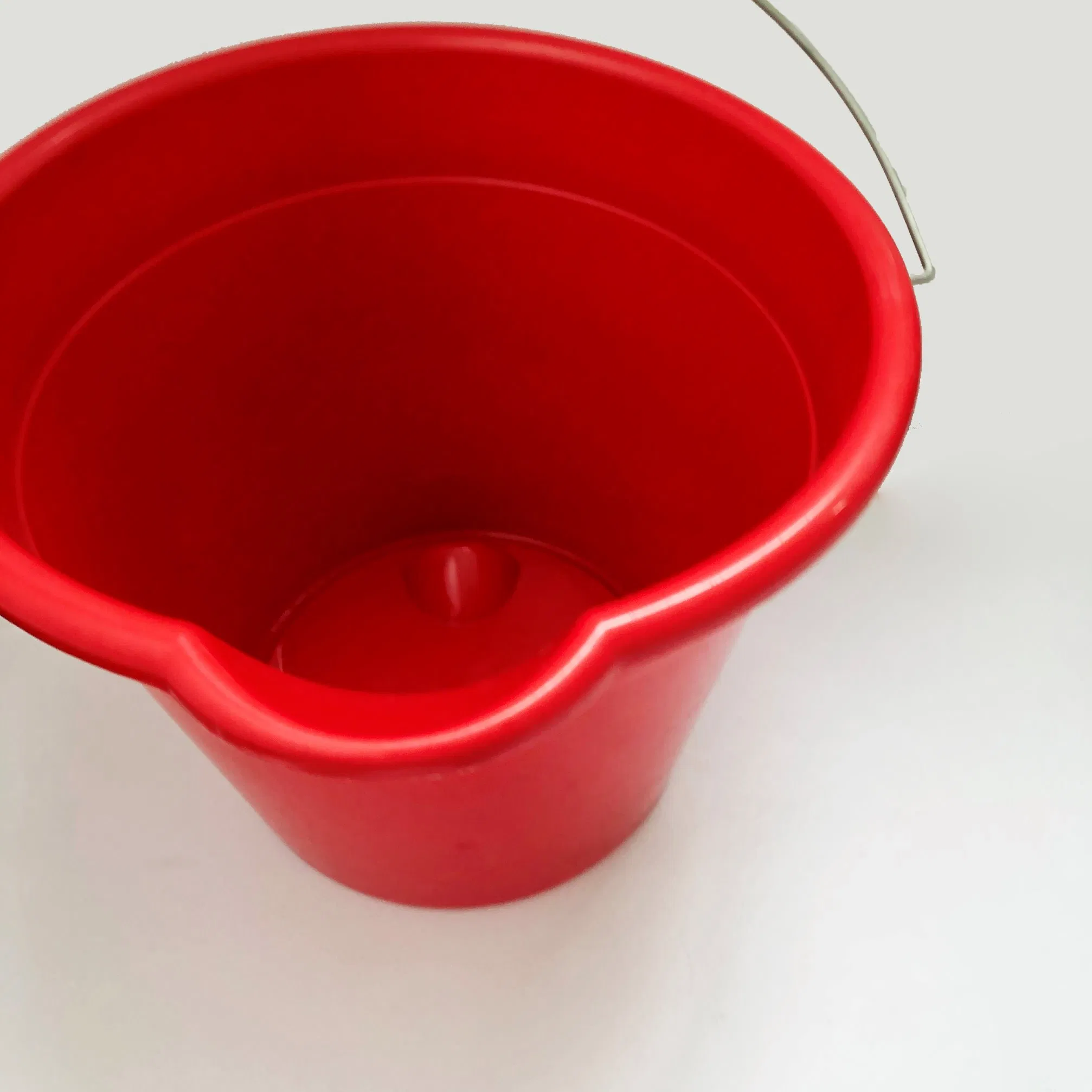 Heavy-Duty Invincible Corrosive-Resistant Round Bucket 12L Plastic Cleaning Bucket Plastic Pail