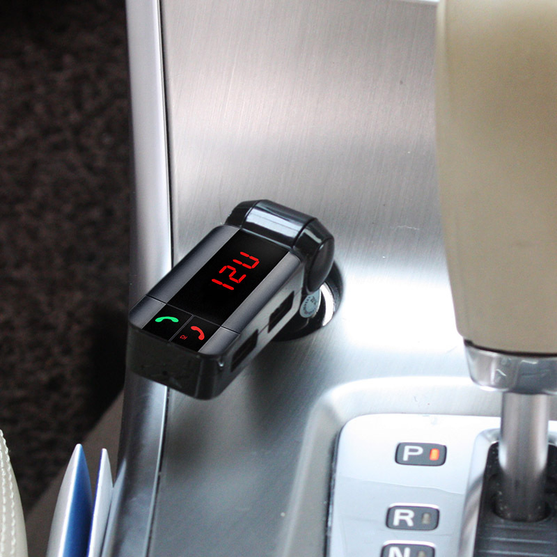 FM Bluetooth Car Transmitter Bc06 LCD Display Charger Car Kit