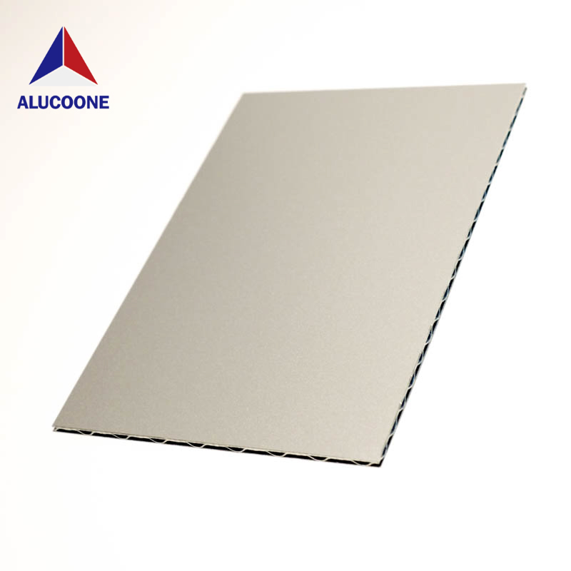 Алюминиевая композитная панель 4мм серебристая матовая