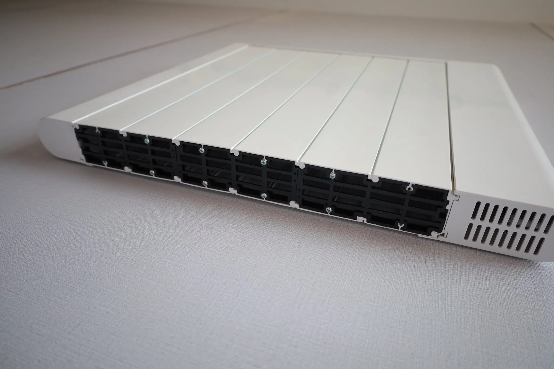 900W Popular in Europe Floor Mounted Mobile Wall Hanging Convection Heater