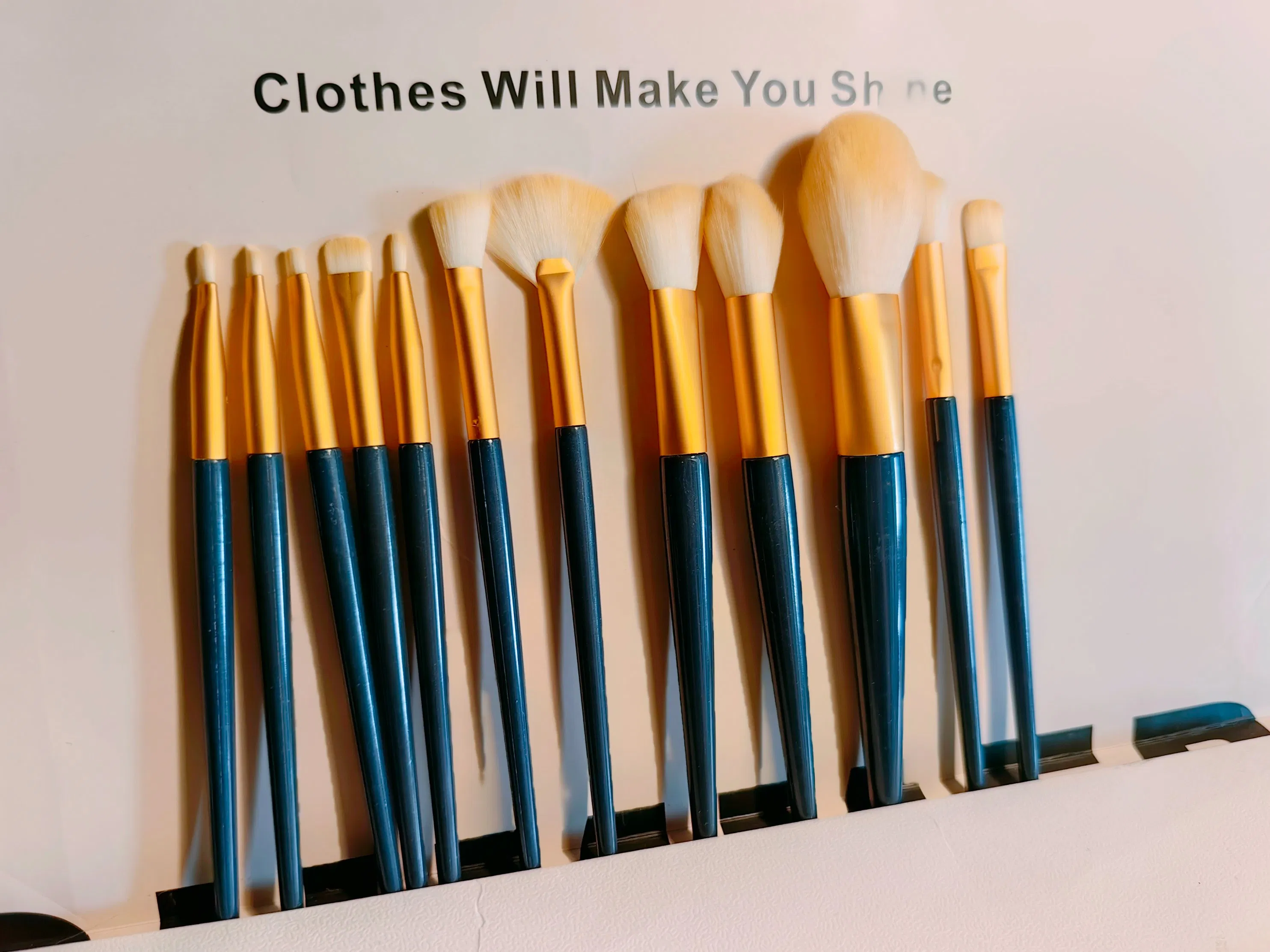 2025 Sustainable Makeup Brush Set: 12 Eco-Friendly Tools