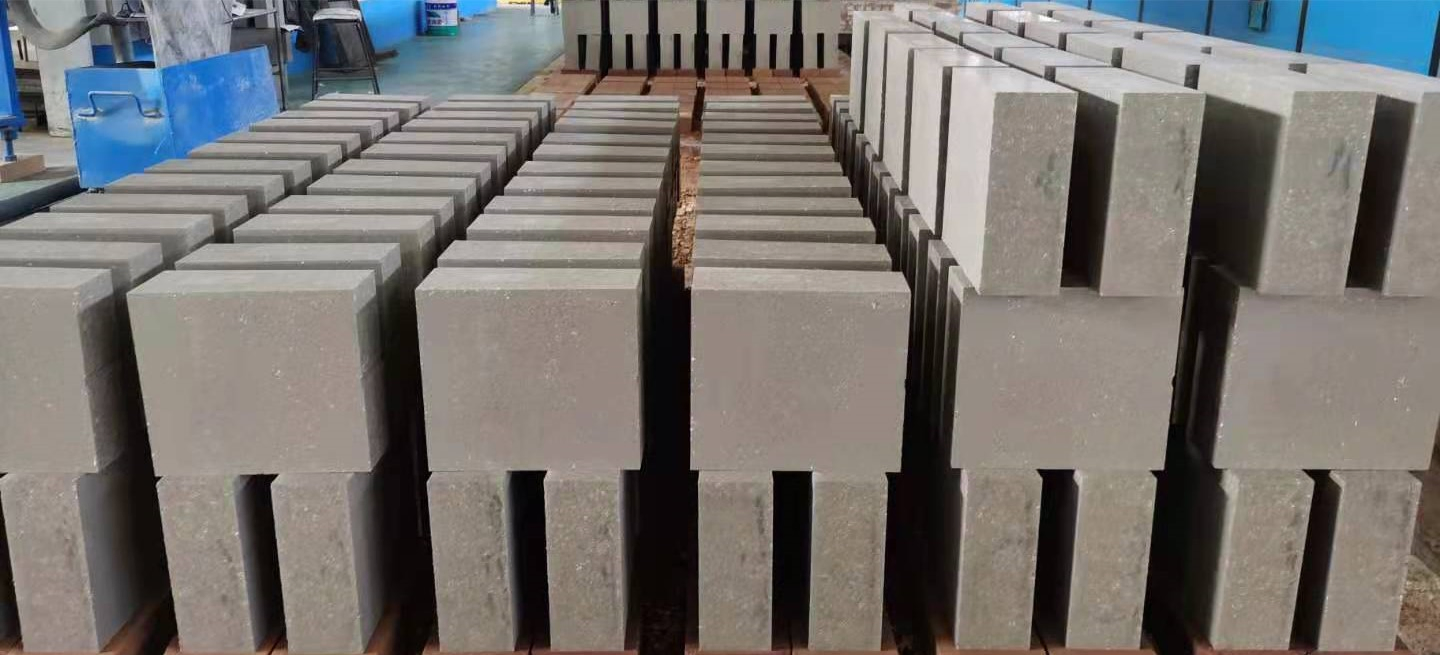 Магнезитовый кирпич Hercynite Spinel для вращающихся печей