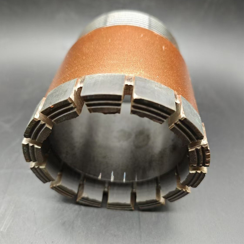 Алмазная коронка для геологического бурения