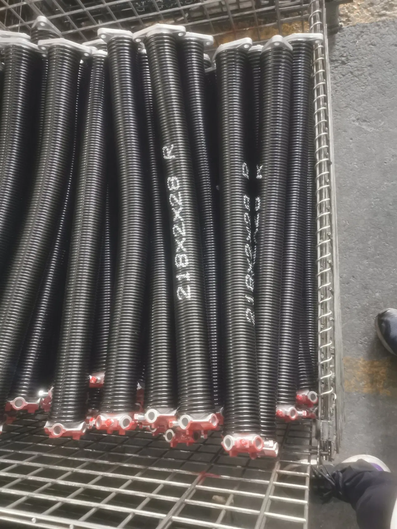 Пружина для гаражных ворот с черным покрытием