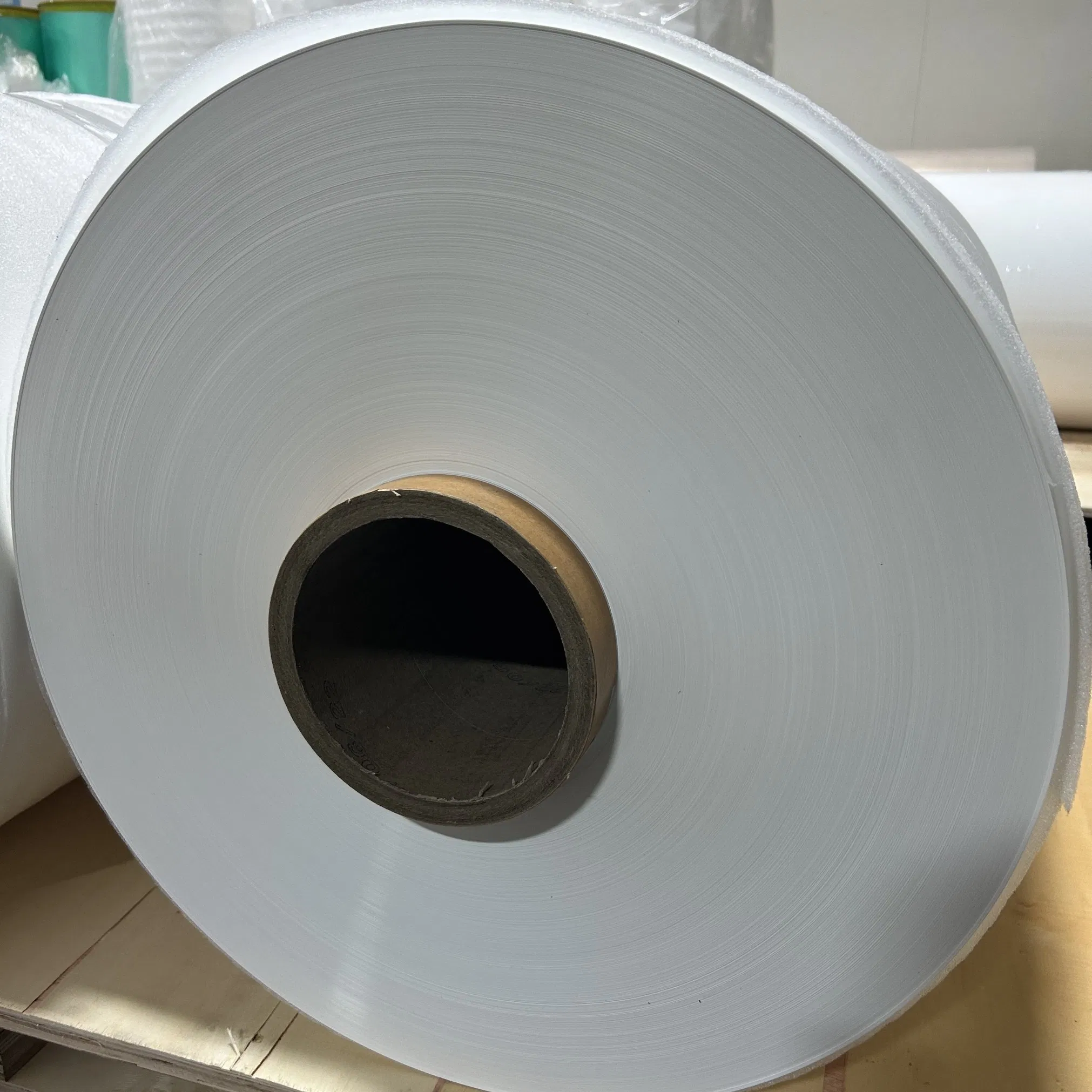 PE Label Face Stock Mono-Material Label Film Sustainable PE Film PE Sticker Film Label Film for Shampoo Cosmetic Label Material
