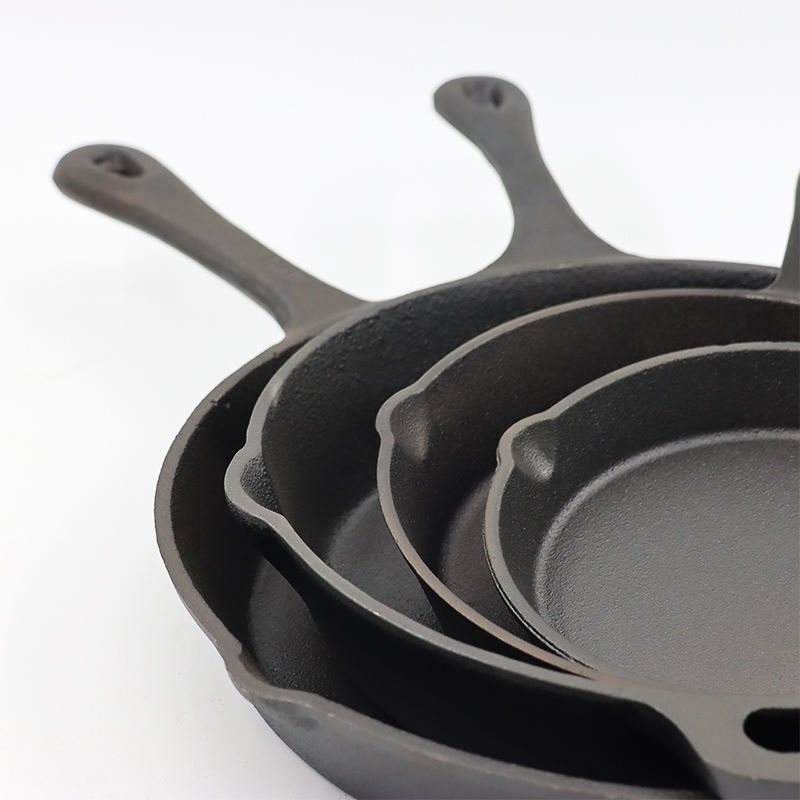 High Quality Single Handle Design Different Sizes Pre-Seasoned Cast Iron Cooking Pan Non Stick Skillet Gift Kitchen Three Piece Set Wholesale