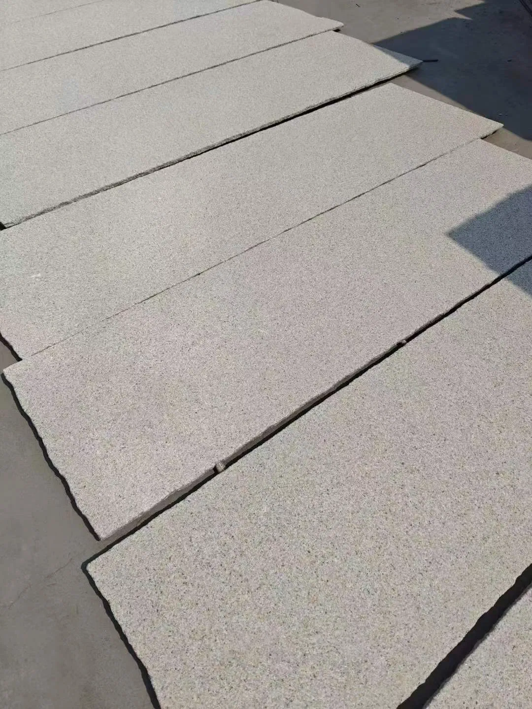 Natural Stone G682 Yellow Rusty Bush Hammered Granite Pavers for garden/outdoor/outside landscape/floor/wall/pool tiles/slabs