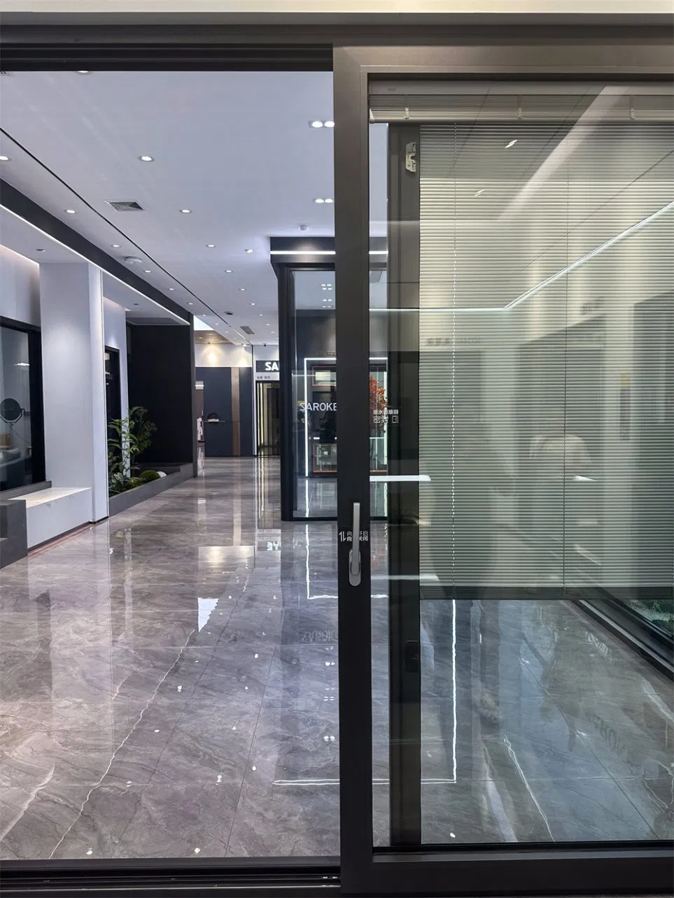 Innovative Design System Automatic Smart Remote Controlled Electric Glass Window