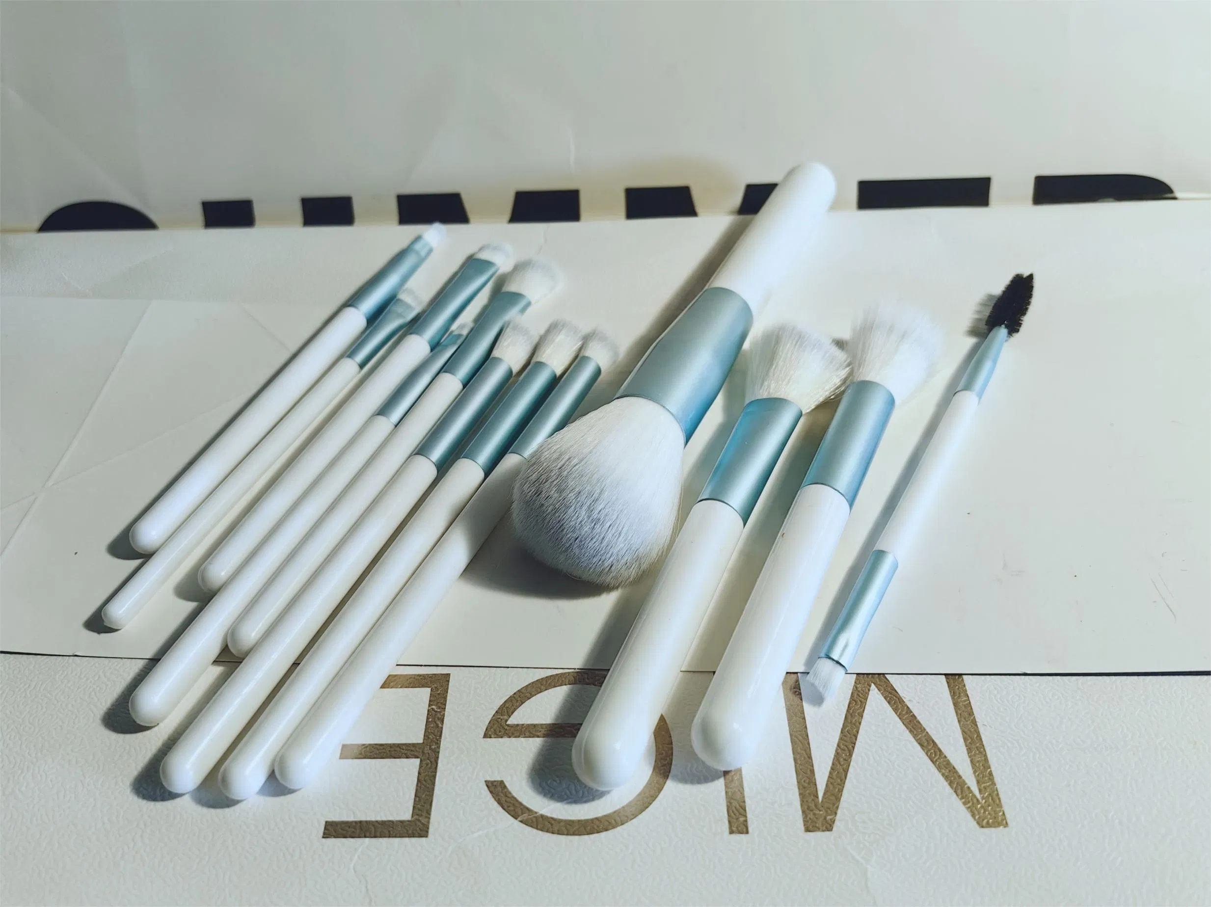 2025 12PCS Wholesaler Makeup Brush Set Professional Beauty Tool