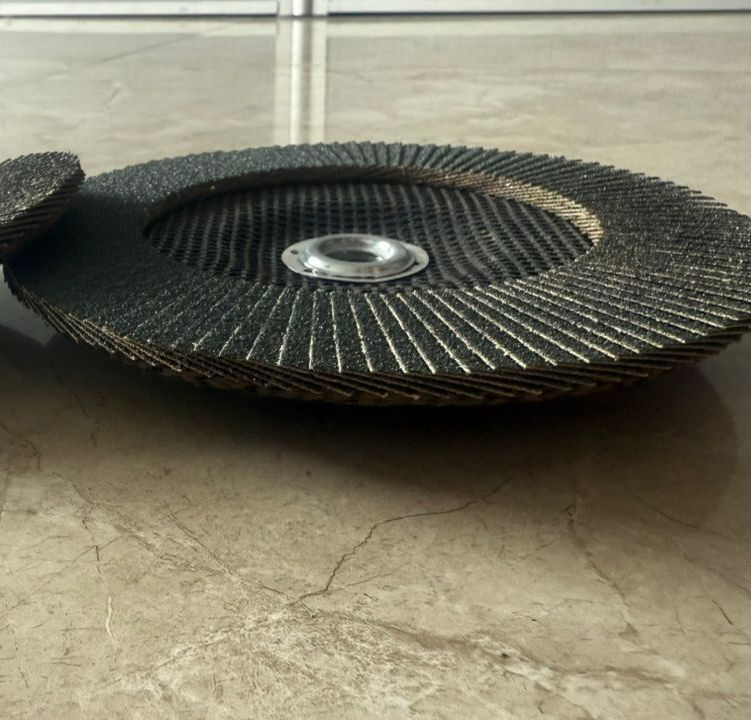 Лепестковый шлифовальный круг 125x22.2 мм, оксид алюминия