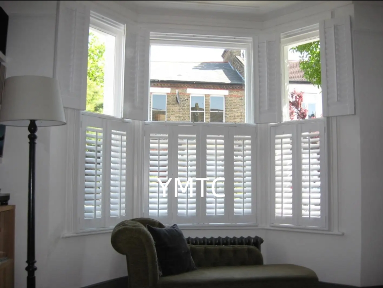 China Supplier Custom PVC Wood Cafe Style Window Shutter Plantation Shutter