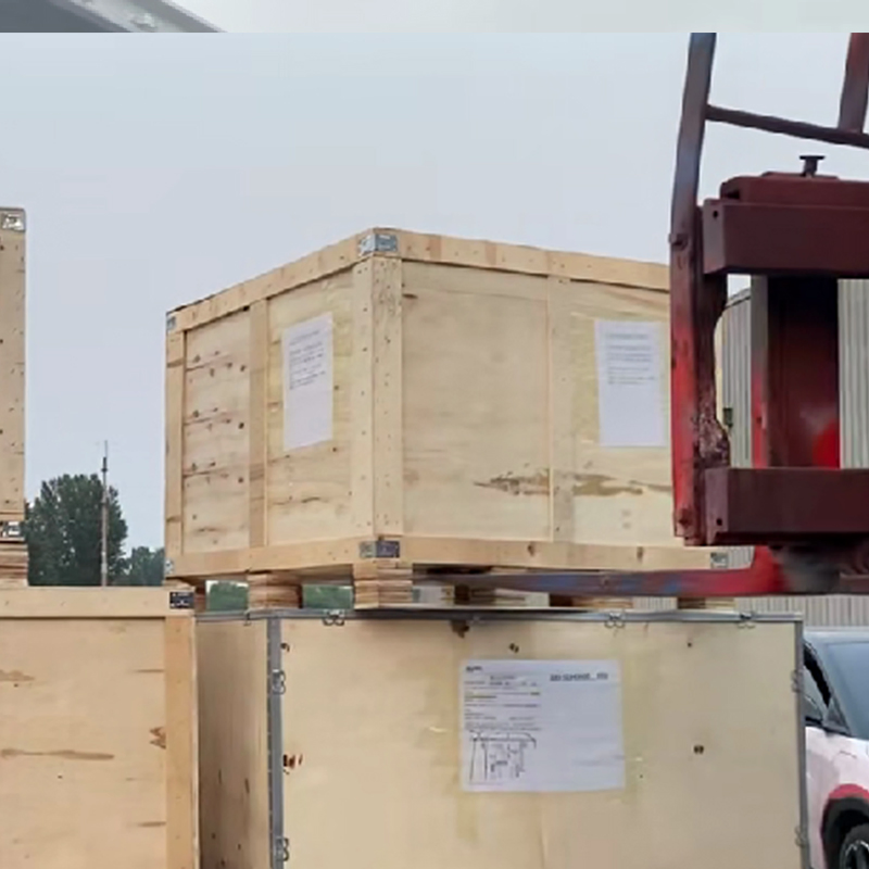 Самоходная газонокосилка с дистанционным управлением, 4-тактная