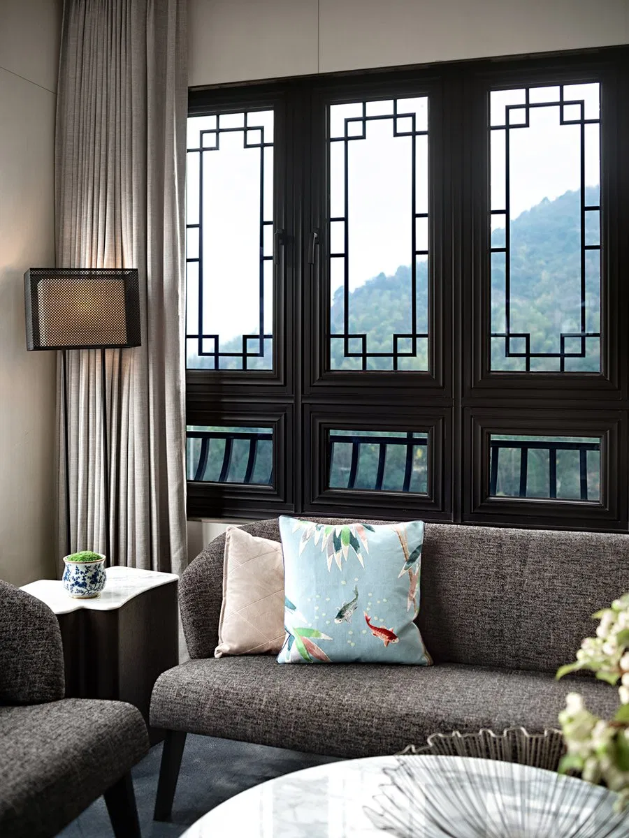 Chinese Ancient Style Metal Aluminium/Wooden Antique Window Customization