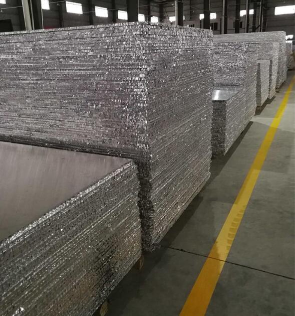 Customized Integrated Ceiling Honeycomb Large Plate Aluminum Sandwich Panel