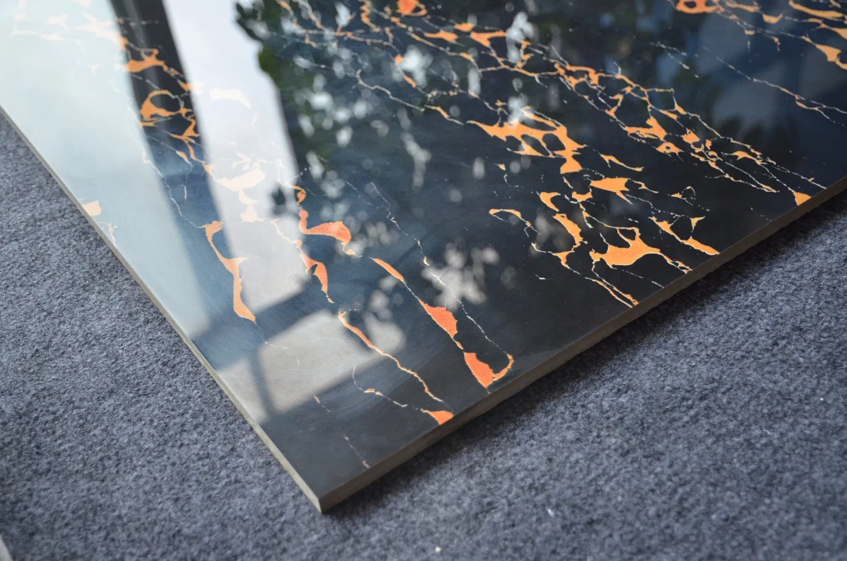 Плитка керамическая глазурованная с термоизоляцией