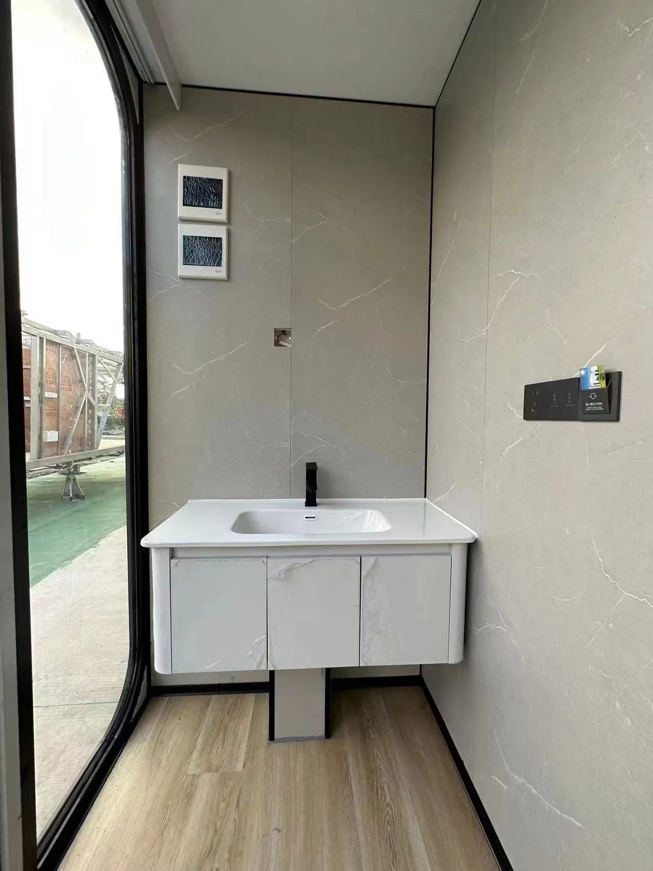 2025 New China Prefab Modern Tiny House 20FT Modular Apple House B&B