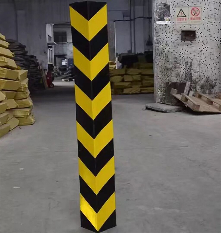 Right Angle Reflective Rubber Corner Wall Guard Protector