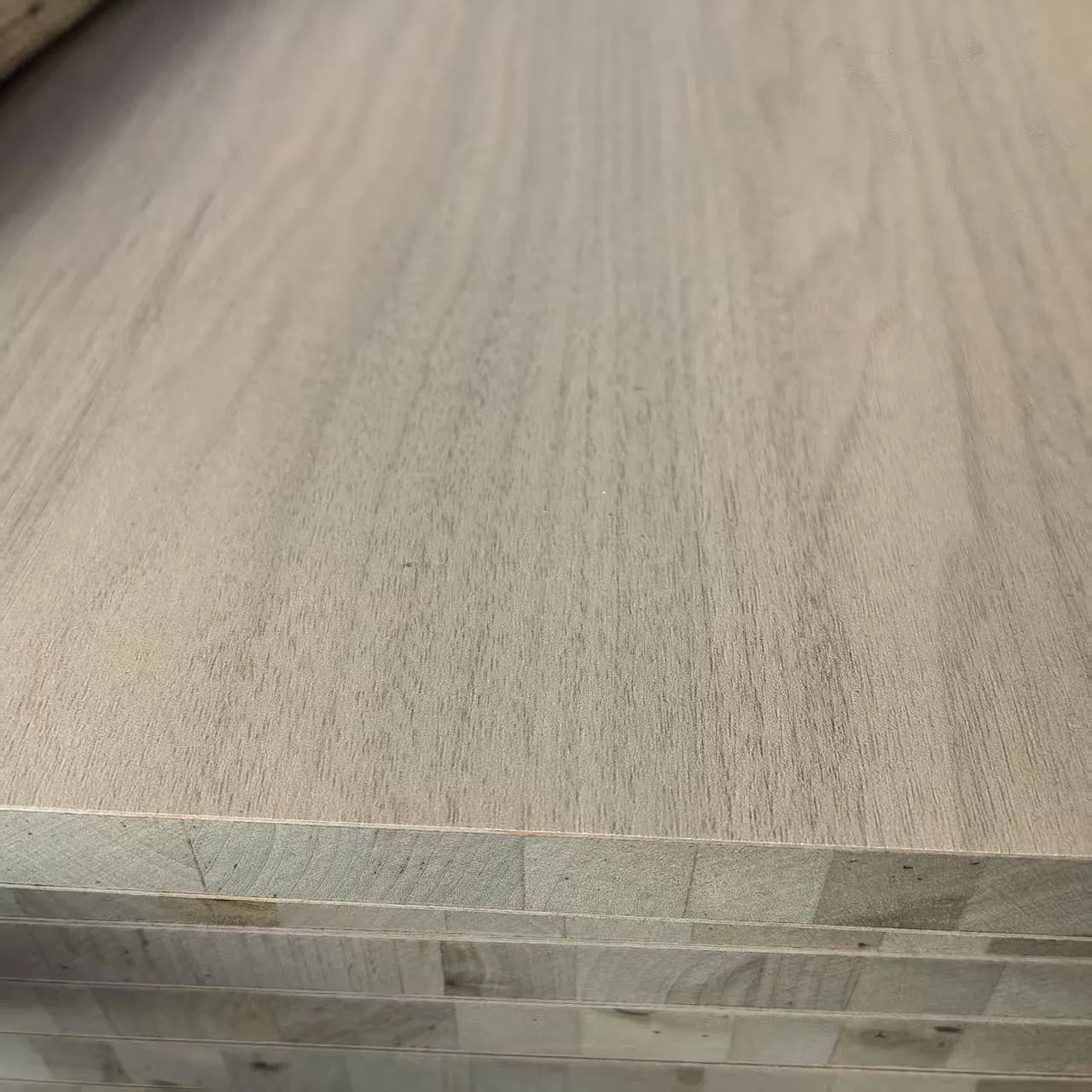 18mm Pine Core Okoume Face Block Board