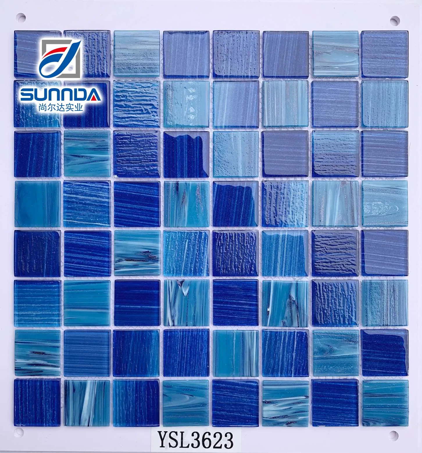 Голубая стеклянная мозаика для ванной и бассейна