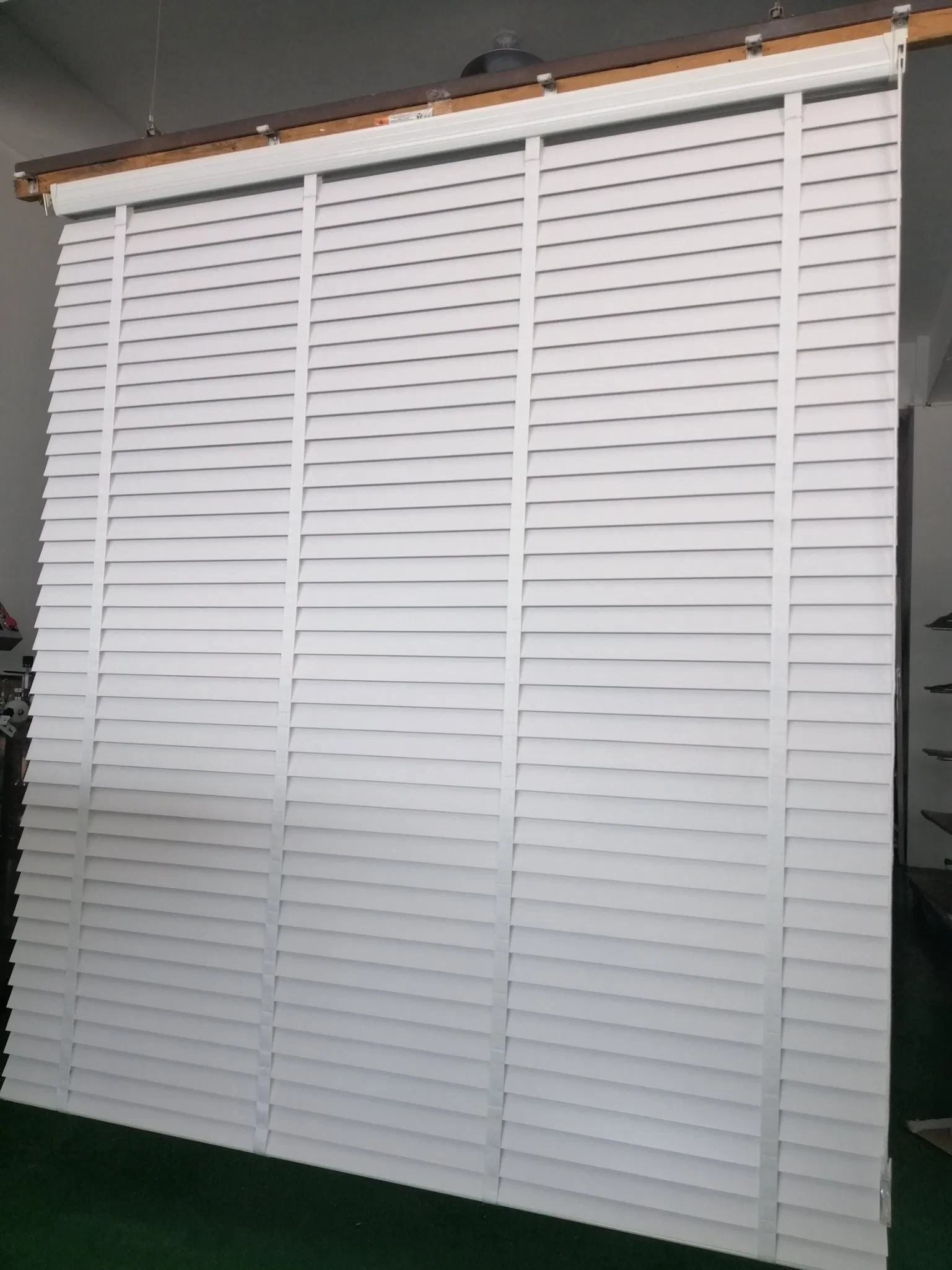 China Supplier 50mm Wooden Horizontal Venetian Blinds