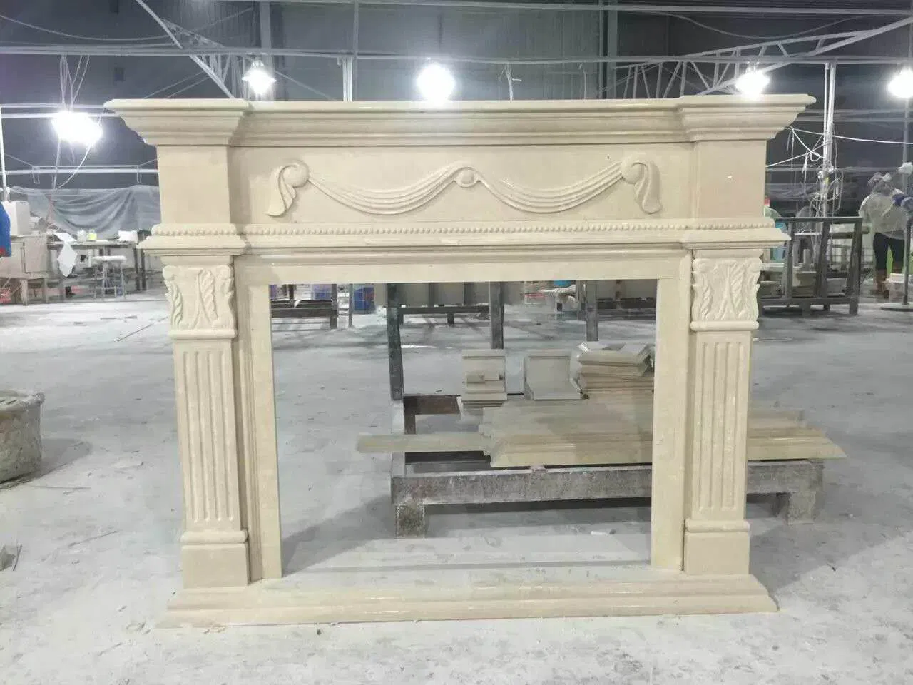 Luxury Carving Marble Fireplace Mantels for Home Decoration