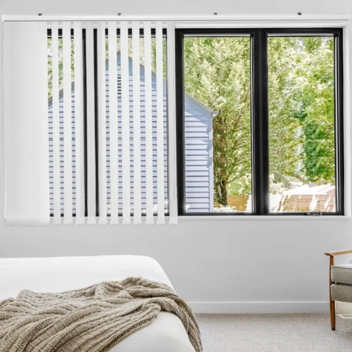 Newest Design Blackout Fabric Rotatable Slats Curtain Vertical Blind for Gallery