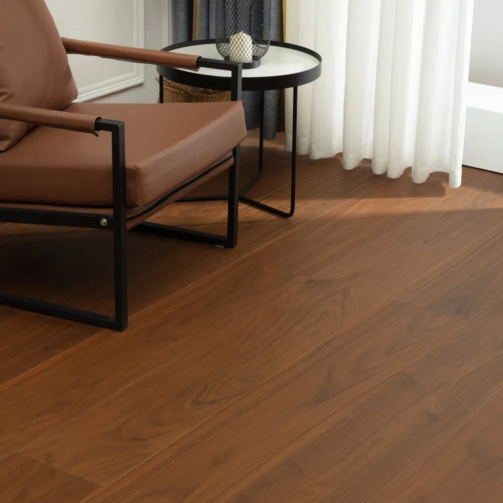 Трехслойная паркетная доска Black Walnut для гостиной