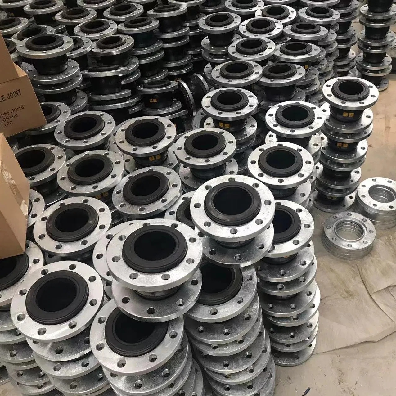 10" DN250 Carbon Steel CS Ss Flanged Single Sphere EPDM Rubber Expansion Joint