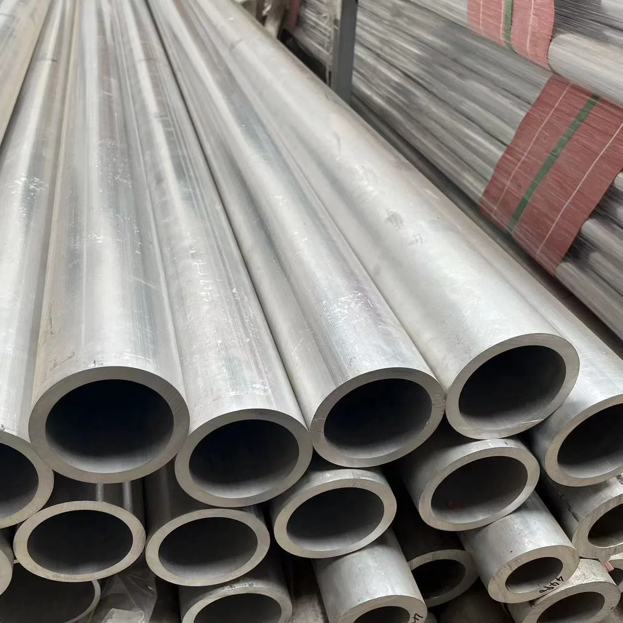 Seamless ASTM 6063 6082 6000 Series T5 T6 Round Shape Customized Thickness 6061 6063 2024 7075 Aluminum Tube