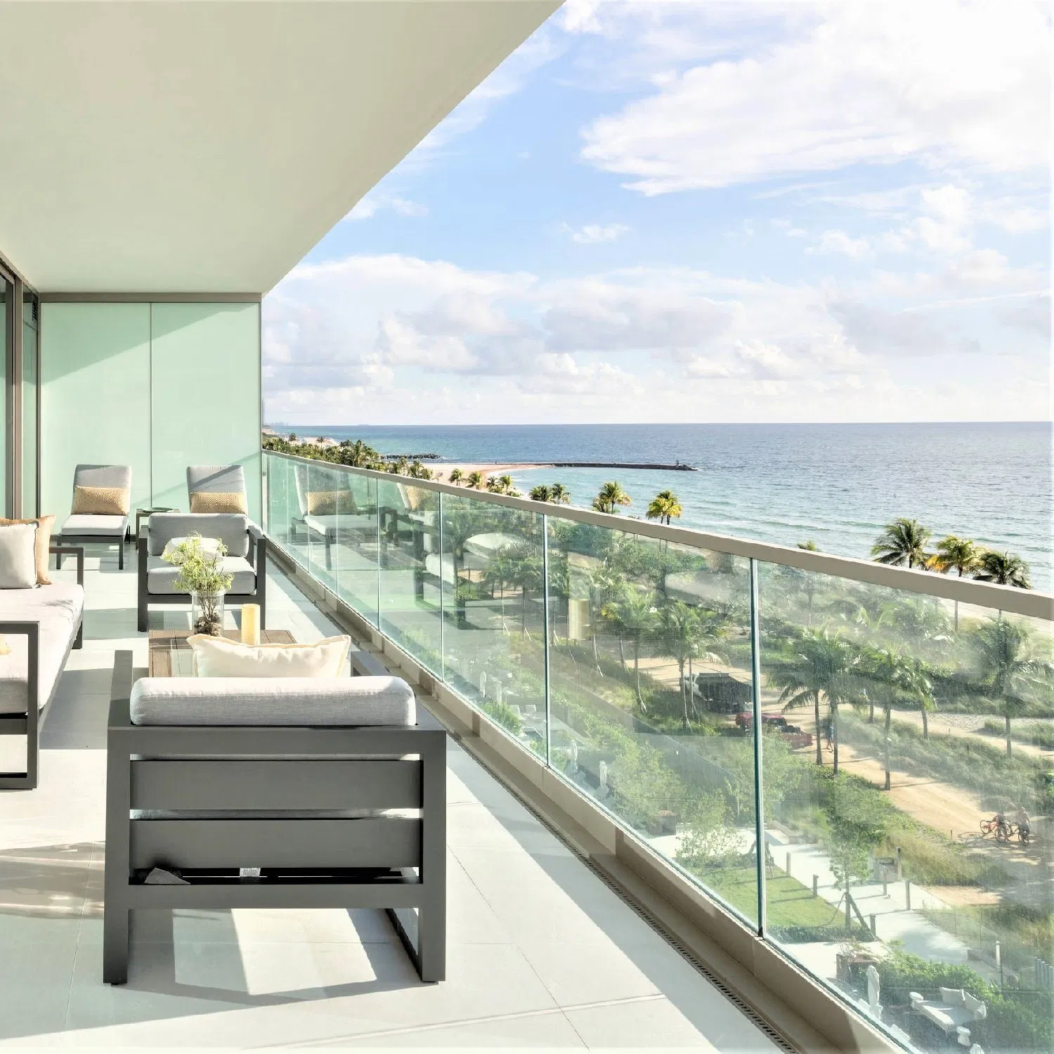 Indoor Stairs Glass Railing System Aluminu Shoe Base Glass Baluster