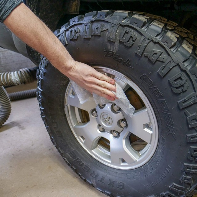 Low-Dust Precision Cloths for Electronics and Industrial Use