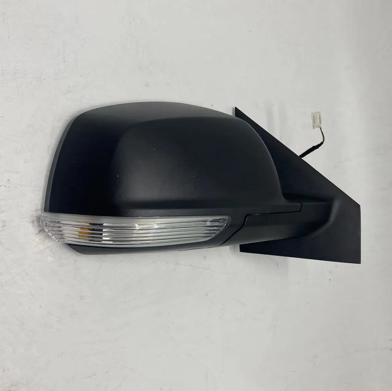 Правый зеркалодержатель LDV Maxus EV30 C00124977