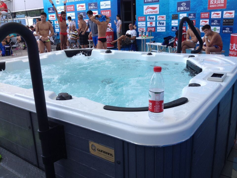 SPA-ванна Sunrans Balboa на 6 человек с гидромассажем