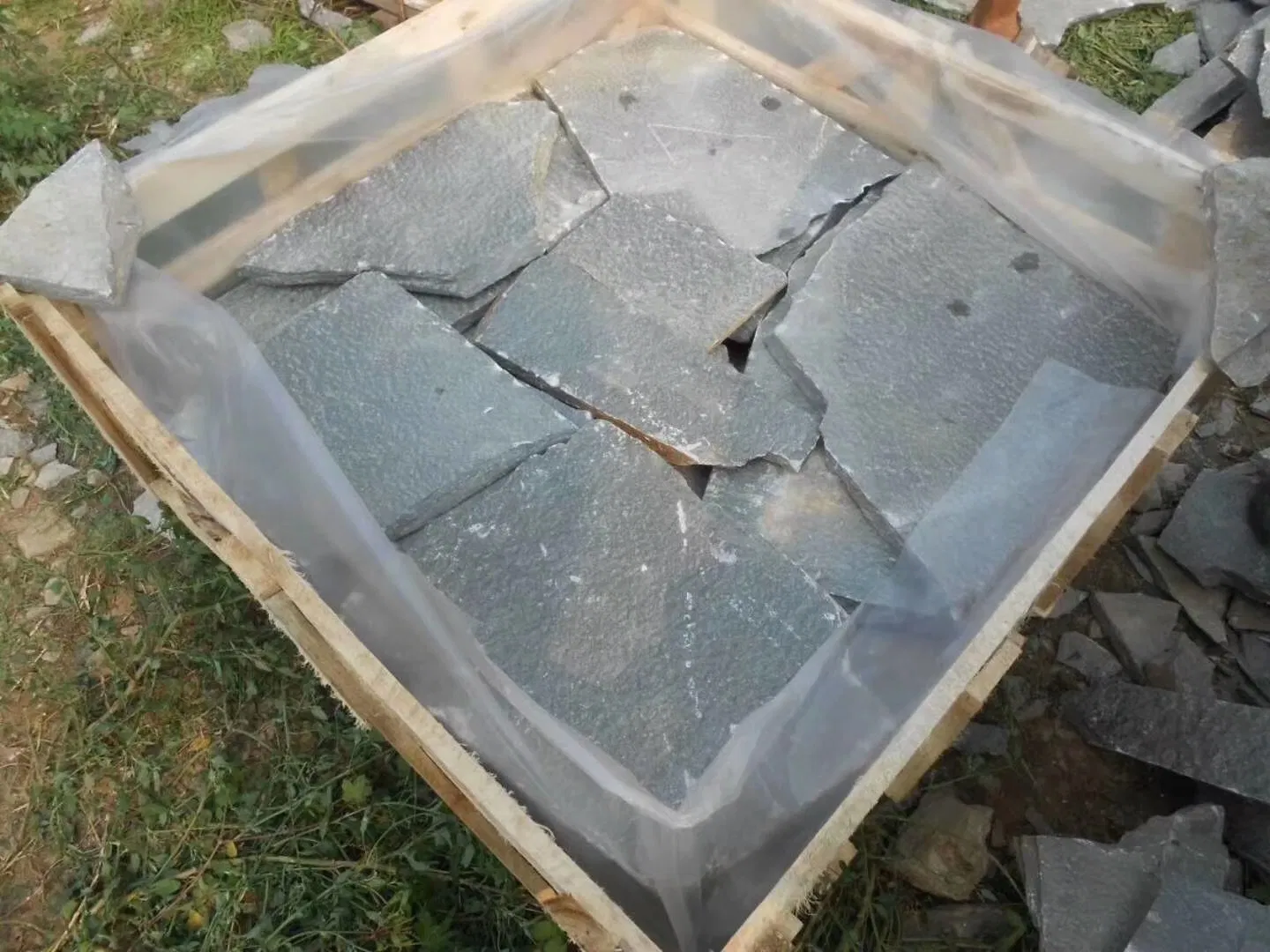 Wholesales Black Slate Irregular Garden Stepping Stones for Landscaping