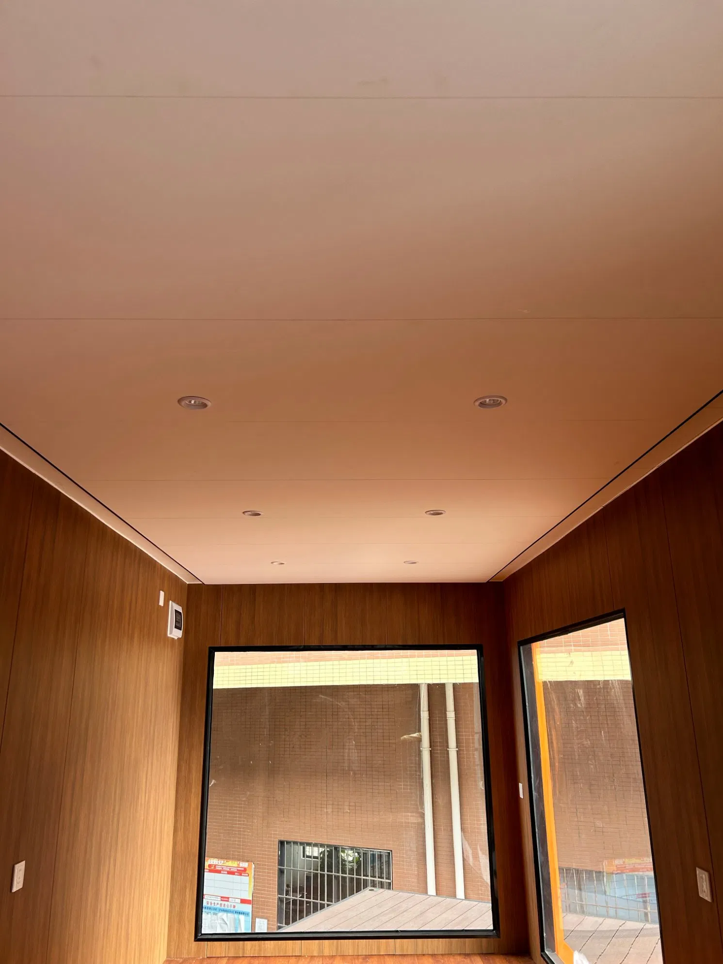 Container House Prefabricated Shipping Container for Coffee Shop