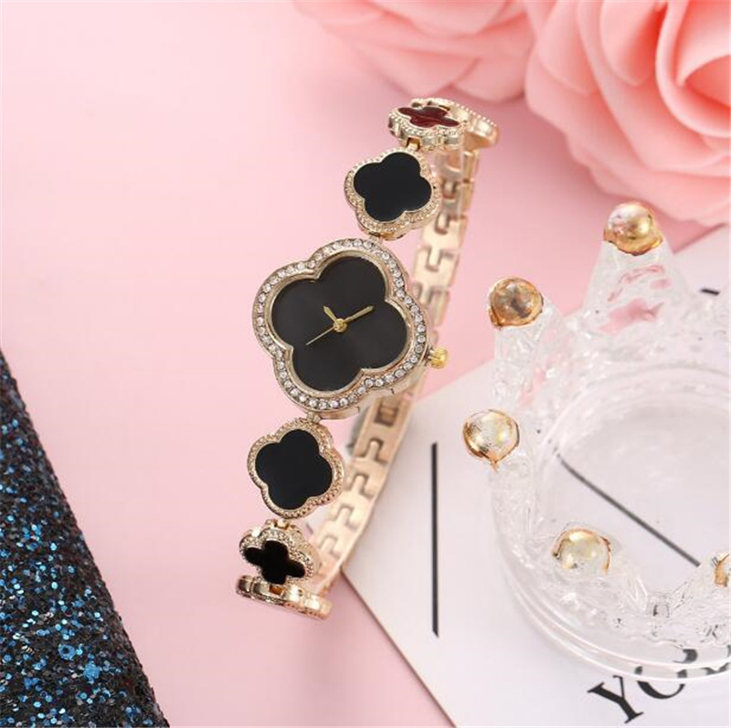 Wholesale Fashion Ladies Jewelry Diamonds Bracelet Green/Black/Red Dial Wrist Watch Retro Luxury Four Leaf Clover Women Quartz Watches