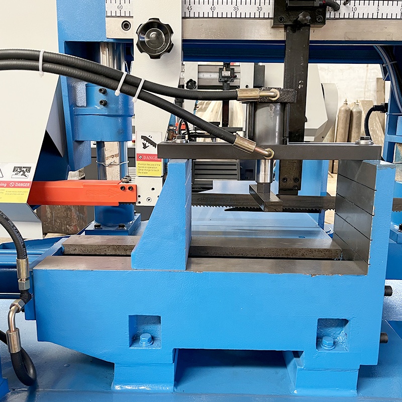 Ленточная пила по металлу двухколонная горизонтальная GHZ4235